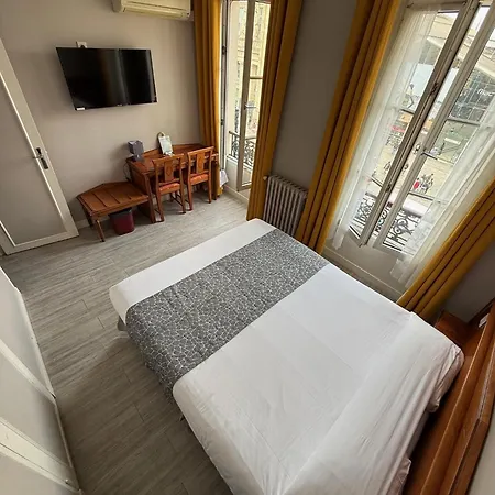 New Gare Du Nord מלון 2*